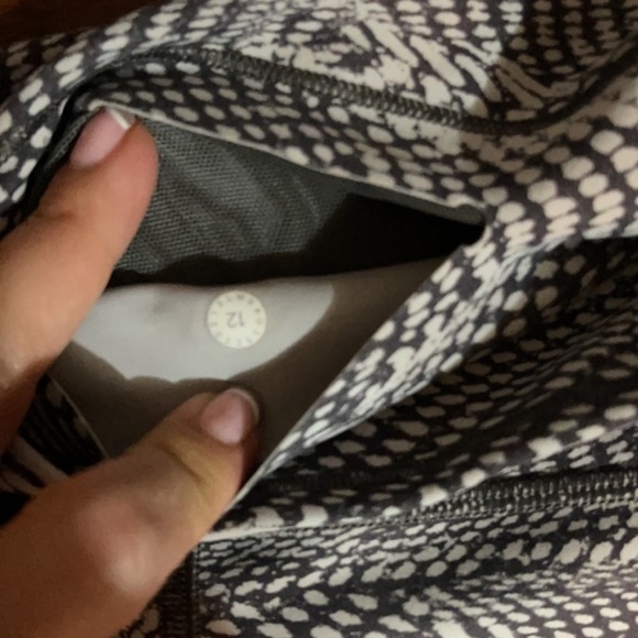 Lululemon Wonder Under Movement Crop in Swerve Vapor Metal Grey SZ 8 - Picture 6 of 10